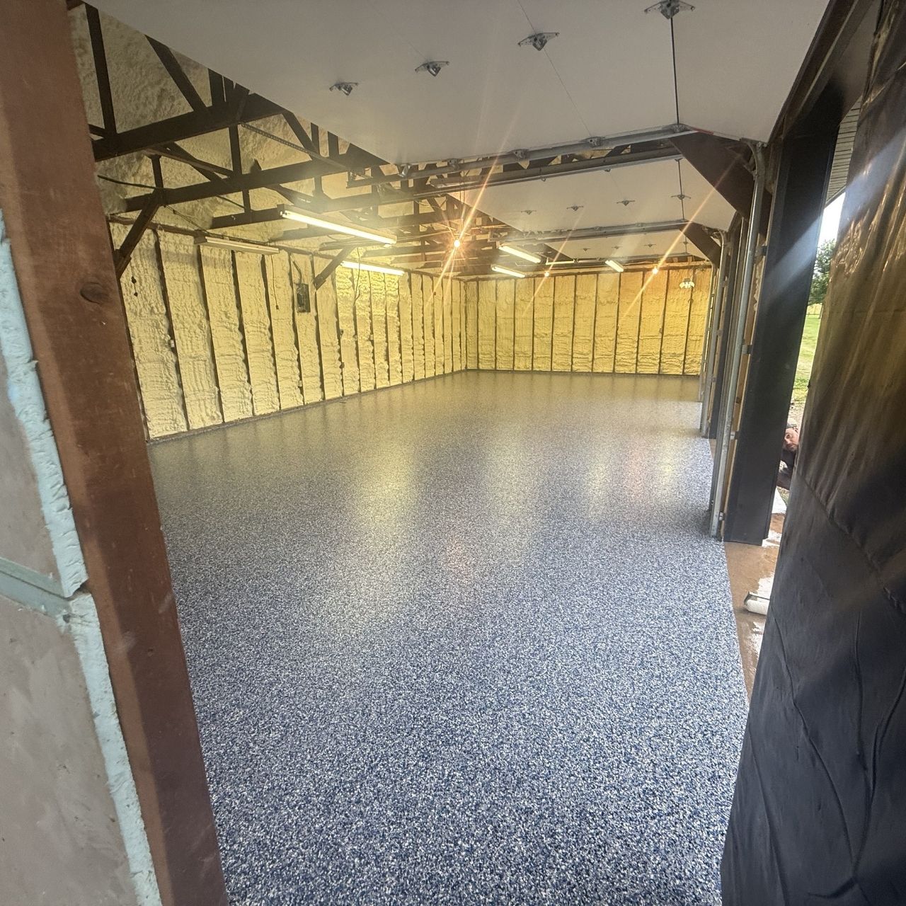 Flake garage floor coating Missouri